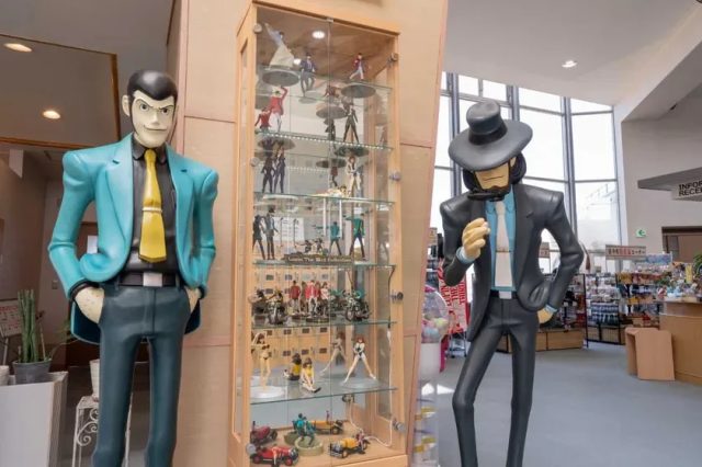 等身大フィギュア