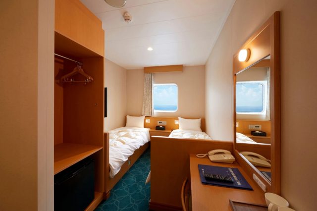 新日本海フェリーの船室