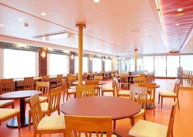 新日本海フェリー船内ダイニング